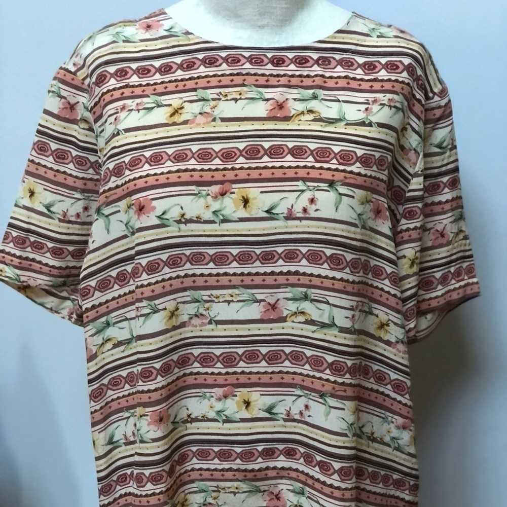 𝅺VINTAGE Anna and Frank‎ silk blouse short sleeve size large